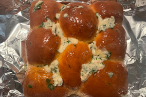 Japanese Milk Bread Rolls w/Garlic Herb Butter