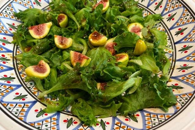 Salad with figs