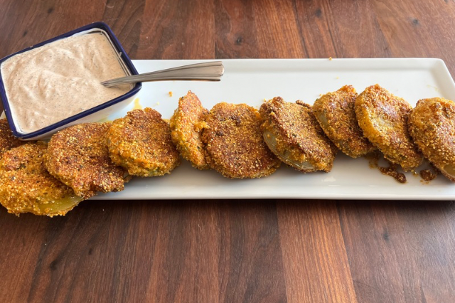 Fried Green Tomatoes w/ Cajun Dipping Sauce