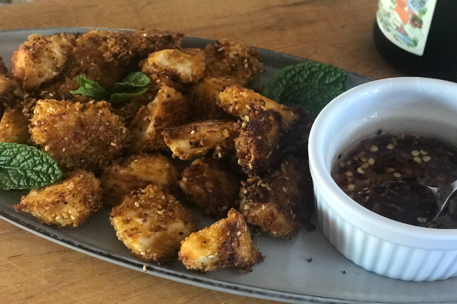 Halloumi cheese bites with spicy honey